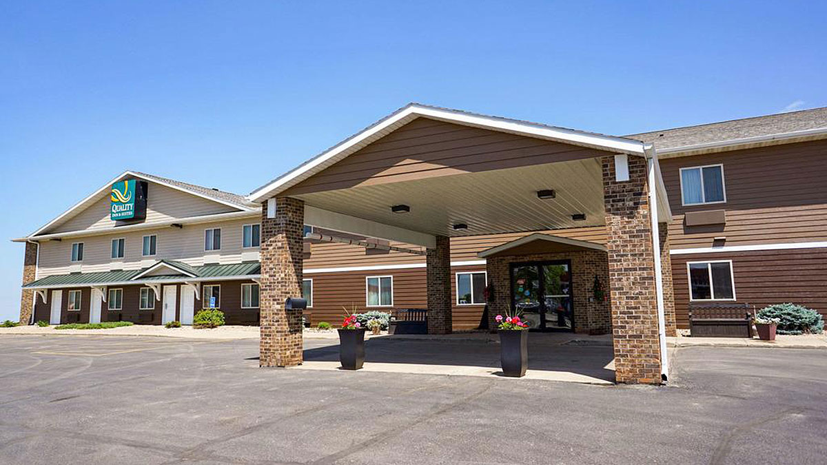 Quality Inn & Suites in Watertown is USMTS Host Hotel for Casino Speedway