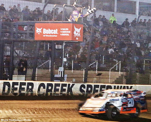 Sanders steamroller invades Spring Valley, conquers opening night of World Modified Dirt Track Championship