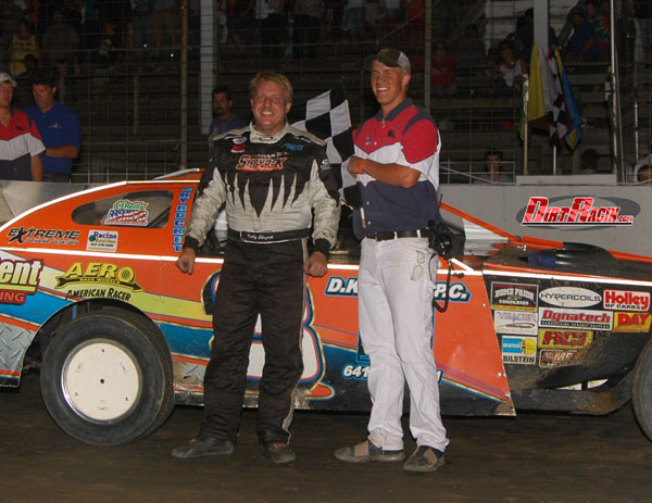 Shryock wins caution-free 40-lapper before standing-room-only crowd at Cresco 