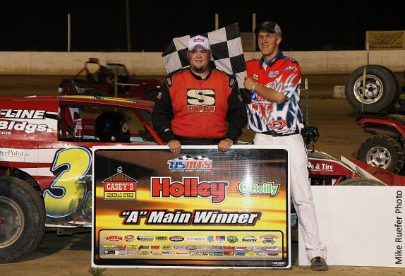 VanderBeek charges to O’Reilly USMTS National Tour triumph at Quad City Raceway 