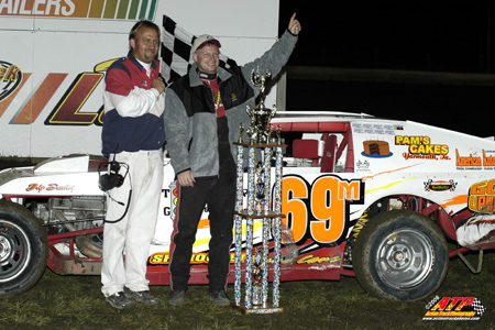 Burgtorf thrills Deer Creek Speedway fans with back-to-front victory at 8th Annual Featherlite Fall Jamboree 