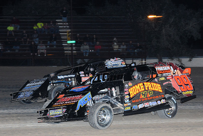 Jesse Sobbing (99) and Jake Timm (49) at the Shady Oaks Speedway on Thursday, Feb. 11. (Carey Akin Photo)