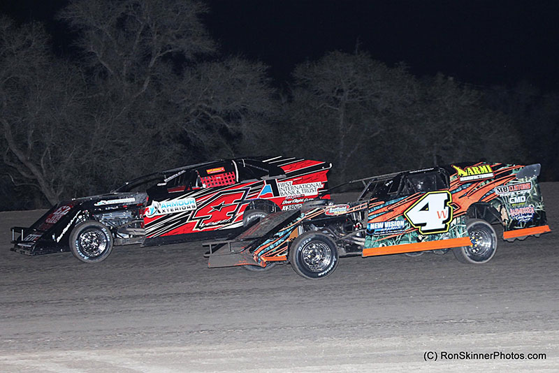 Billy Vogel (4v) and Tyler Wolff (4w) at the Shady Oaks Speedway on Thursday, Feb. 11.