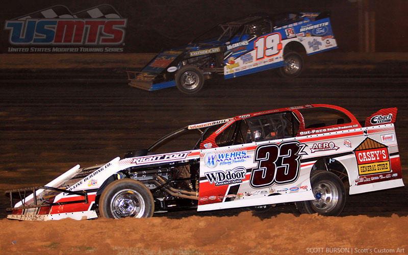 Late-race battle for second between Zack VanderBeek (33z) and Ryan Gustin (19r) during the 6th Annual Cajun Clash presented by Horseshoe Bossier City at the Ark-La-Tex Speedway in Vivian, La., on Friday, March 3, 2017.