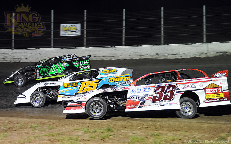 Brad Rowland (20r), Thomas Tillison Jr. (85) and Zack VanderBeek (33z) during the King of America VII Modified Nationals presented by Summit Racing at the Humboldt Speedway in Humboldt, Kan., on Thursday, March 23, 2017.