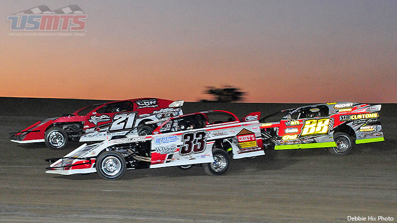 Chris Brown (21), Zack VanderBeek (33z) and Clyde Dunn Jr. (88xxx) during the USMTS Casey�s Cup powered by S&S Fishing & Rental / Summit Racing Equipment Southern Region presented by Production Jars event at the Southern Oklahoma Speedway in Ardmore, Okla., on Thursday, May 4, 2017.