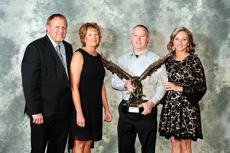 From left to right: USMTS President Todd Staley, USMTS Vice-President Janet Staley, 2017 USMTS National Champion Jason Hughes and his wife, Julie Hughes.