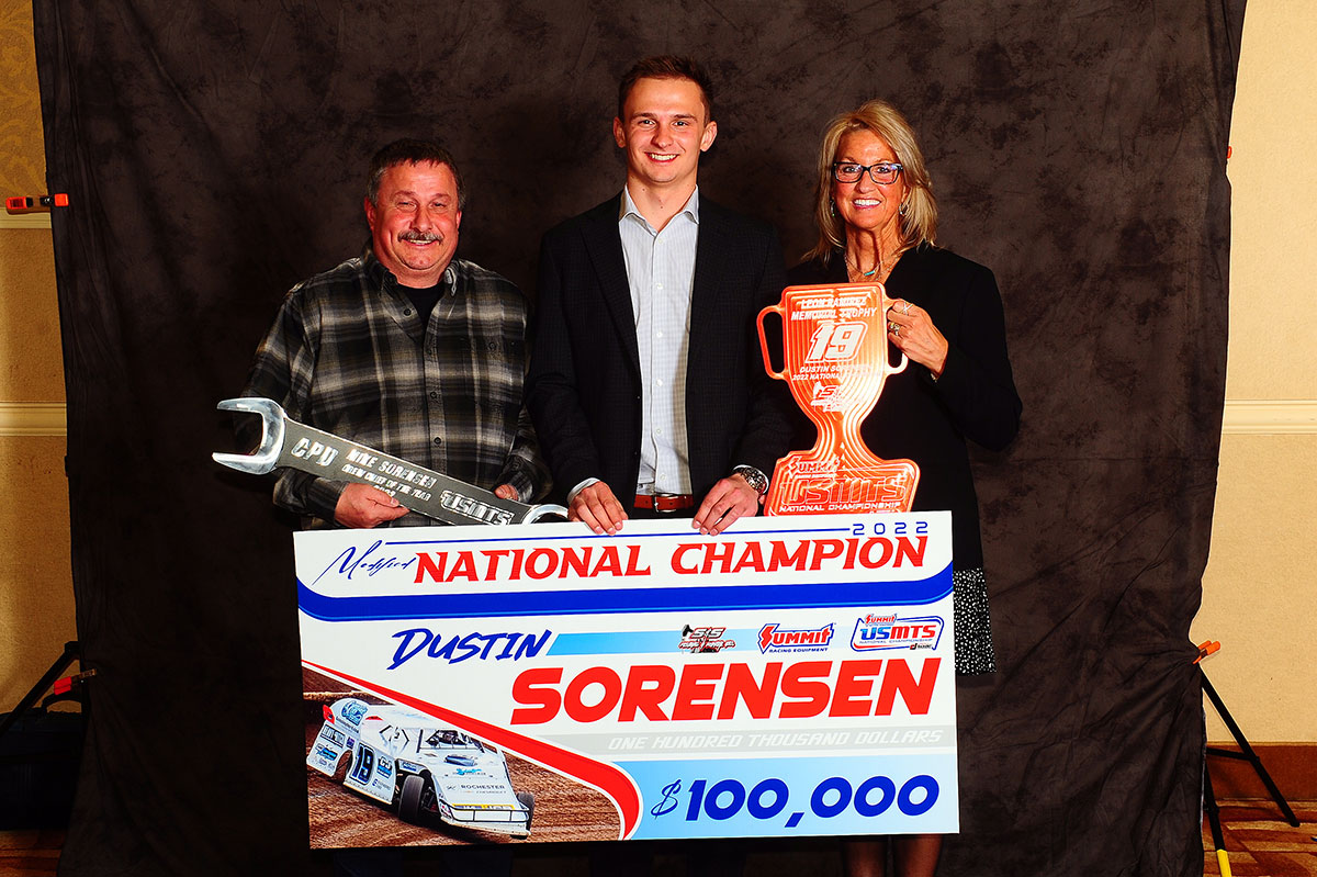 Dustin Sorensen with his mother, Elaine, on his left and his father, Mile Sorensen, on his right. Mike received the Crew Chief of the Year Award.
