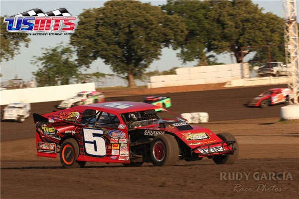 White wallops O’Reilly USMTS Southern Series, leads podium sweep by locals at Cowtown Speedway 