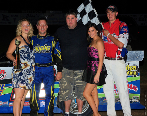 Hughes smokes USMTS field at LA Raceway
