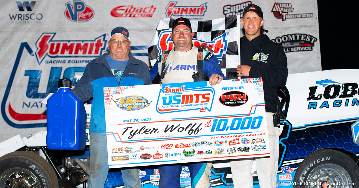 USMTS Nordic Nationals trophy dances with Wolff