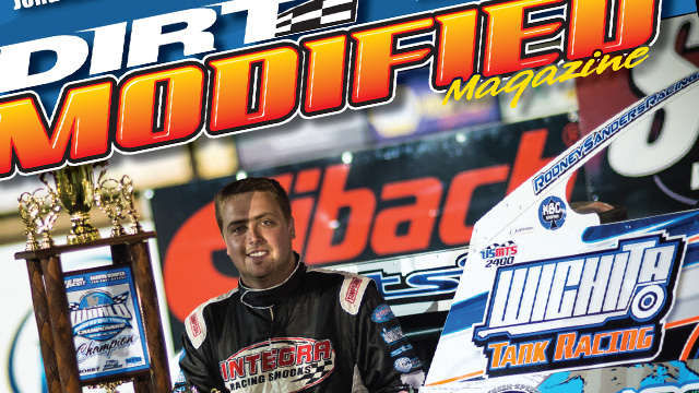 Sanders seizes cover of latest Dirt Modified Magazine