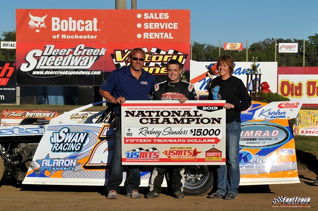 Todd and Janet Staley honored Rodney Sanders on Saturday as the newly-crowned USMTS National Champion. (Lloyd Collins Photo)