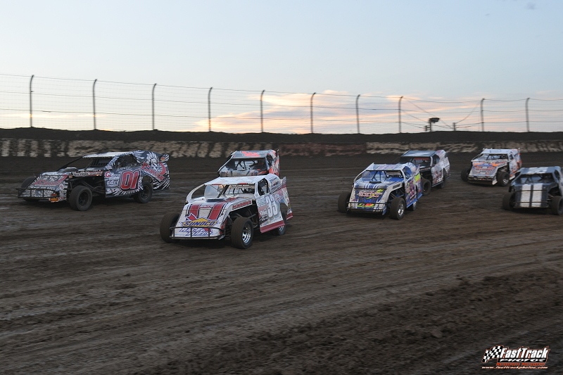 Heat race action featuring Zack VanderBeek (33z), Joey Galloway (01), Tim Murty (99m), Corey Dripps (31), Austin Siebert (16), Trevor Hunt (99h) and Rodney Sanders (20) during the 3rd Annual Silver Dollar Nationals at the I-80 Speedway in Greenwood, Neb.
