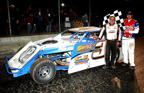 Shryock makes most of mulligan, wins Friday qualifier to earn front row start in King of America Modified Nationals finale