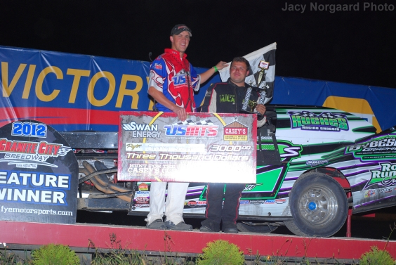 Stormy Scott takes points lead in Hunt for the USMTS Casey’s Cup with win at Granite City Speedway