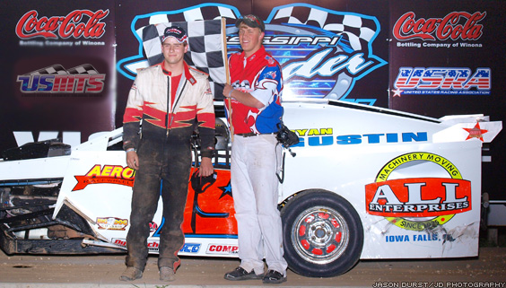 Gustin blitzes USMTS field at Mississippi Thunder Speedway 