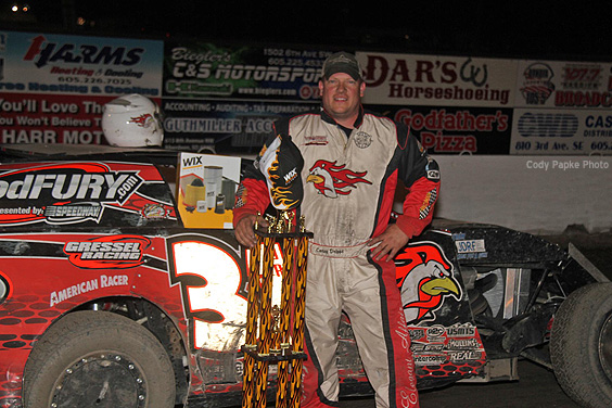 Dripps takes down USMTS feature at Brown County Speedway