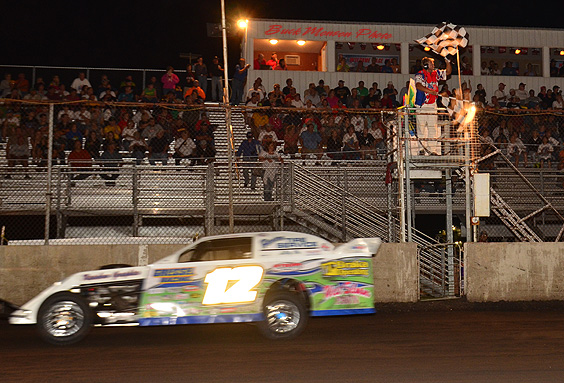 Hughes handles USMTS field at Fairmont