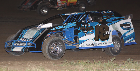Gustin wraps up Dart Great Plains Region championship with victory at Slayton