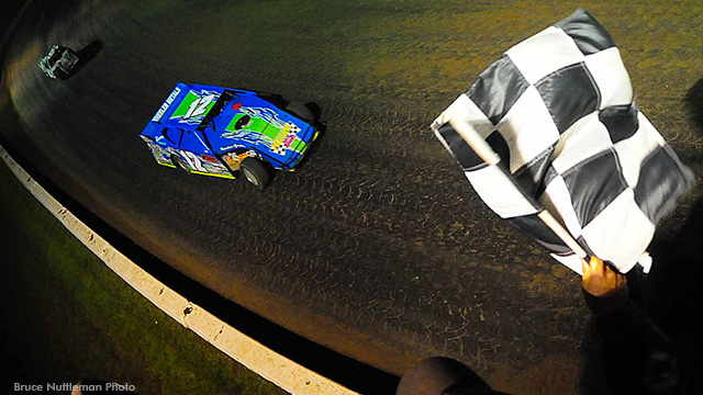 Hughes pockets $20,000 with World Modified Dirt Track Championship triumph