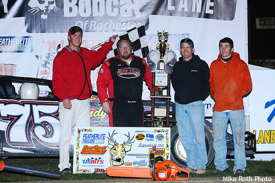 Phillips holds off Hughes in Featherlite Fall Jamboree thriller
