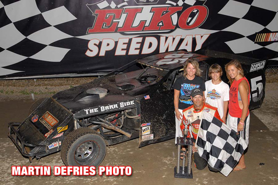 Myer wins rain-shortened AMSOIL Dirt Nationals finale