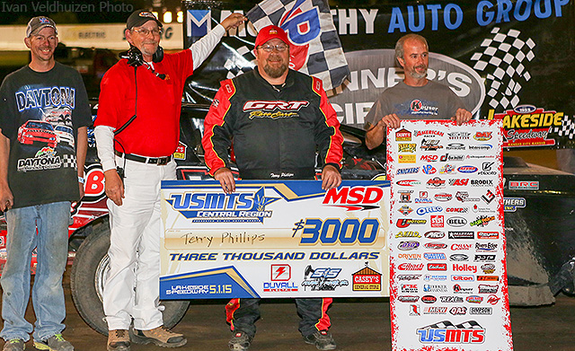 Phillips fends off Sanders again in USMTS battle at Lakeside Speedway