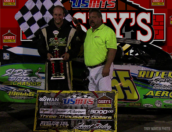 Romping Ruter roars in USMTS ‘Hunt’ feature at Fairmont