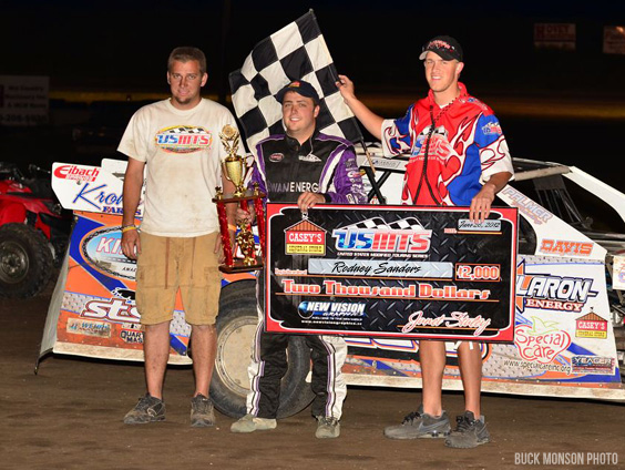 Sanders sizzles in Fort Dodge, collects fourth USMTS Casey’s Cup Series trophy of 2012