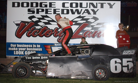 Myer captures Stars & Stripes Shootout checkers at Dodge County Speedway