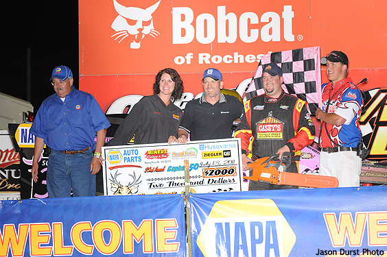 USMTS drivers, fans seeing pink as VanderBeek roars to victory at Deer Creek Speedway